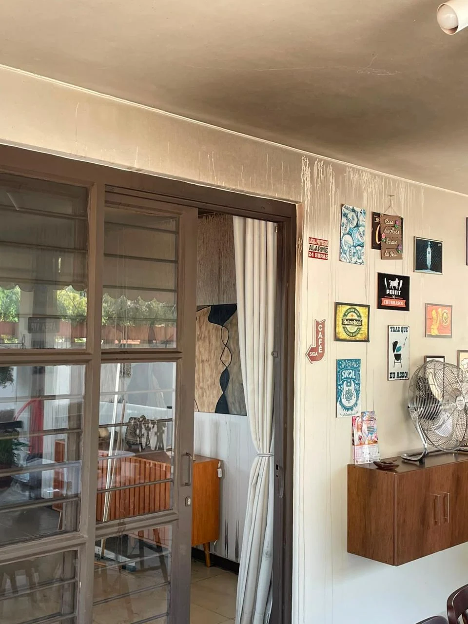 Área interna antes do serviço de limpeza